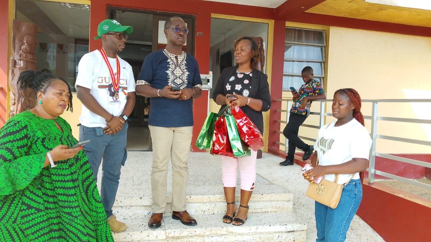 Today the Rotary club Monrovia Suana brought Christmas gifts for children in the JFKMC